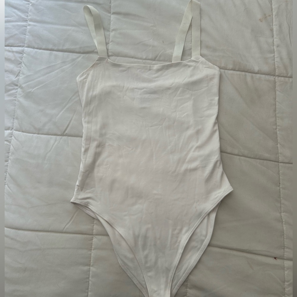 FOREVER 21 WHITE TANK BODYSUIT ✨